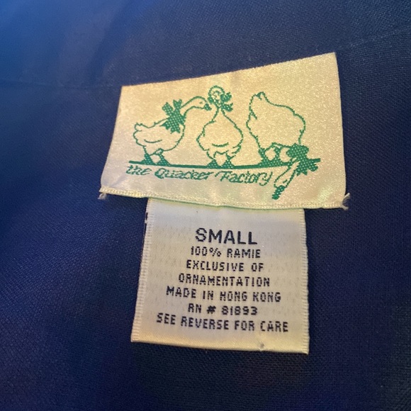 The Quacker Factory Embroidered Embellished Daisies Button Down Shirt Small EUC - Picture 3 of 3